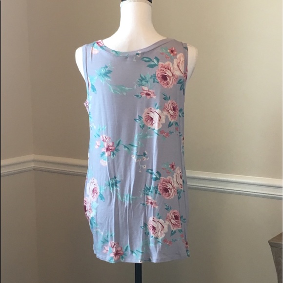 Beautiful lavender floral tank - Picture 4 of 4